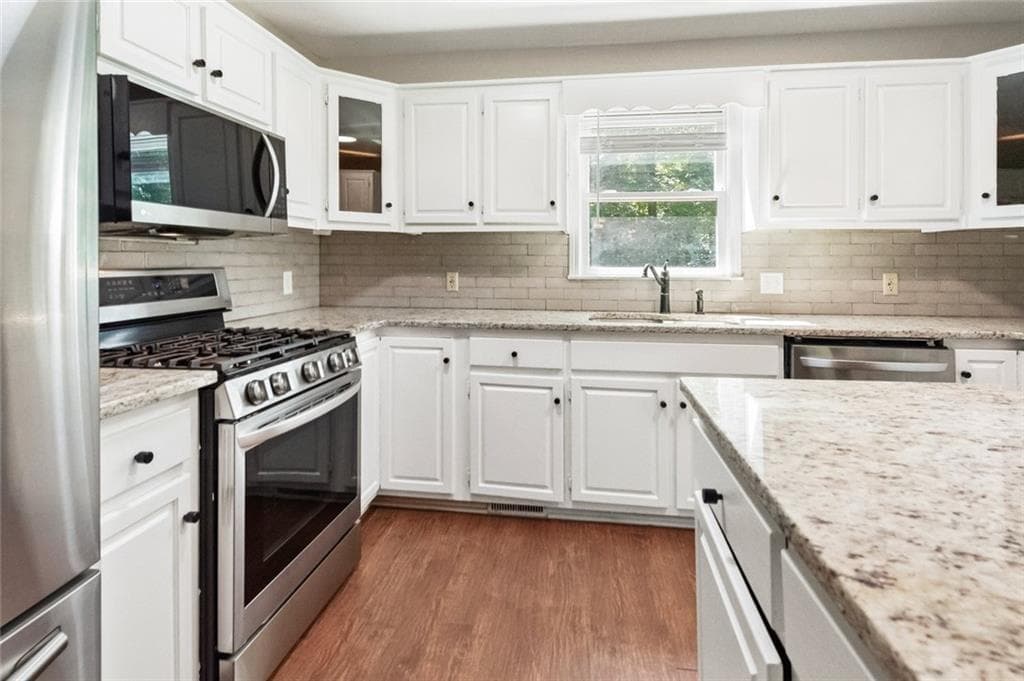 4 bedroom, 3 bathroom, 2,951 sq ft single family residence for sale at 121 W Allison Circle, Carrollton, GA 30117 — photo 7