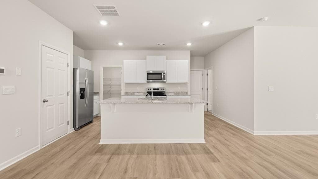 5 bedroom, 3 bathroom, 2,361 sq ft single family residence for sale at 185 Rolling Meadow Trace, Jasper, GA 30143 — photo 5