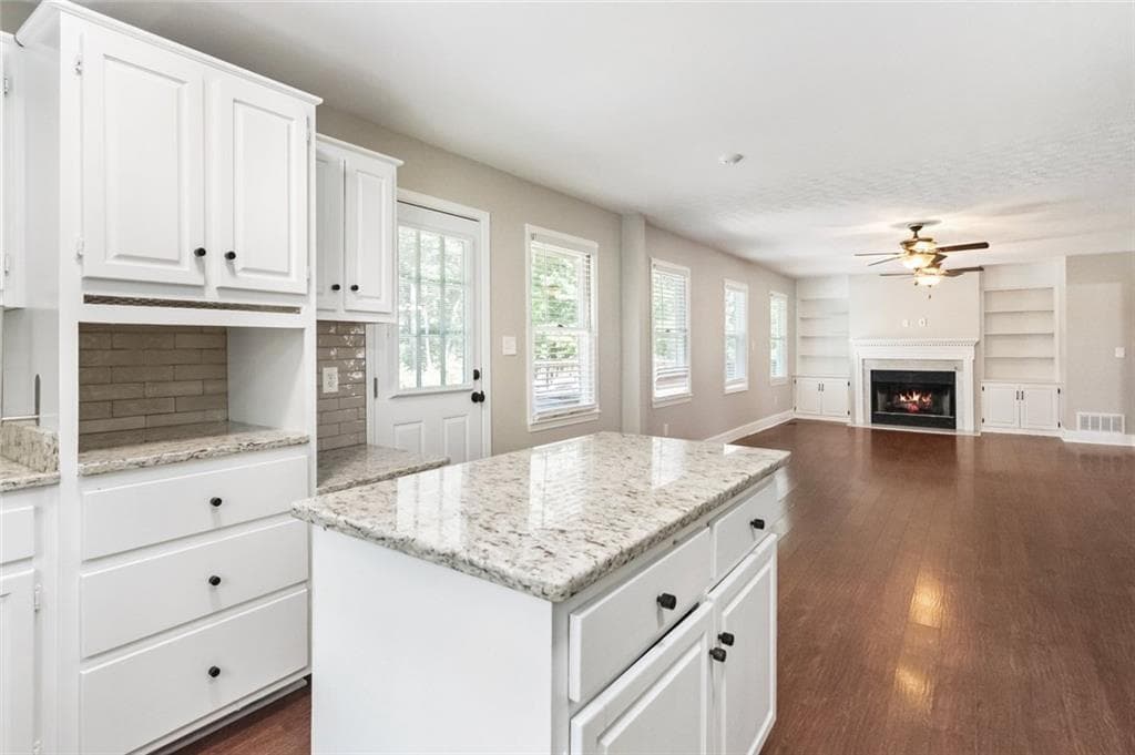 4 bedroom, 3 bathroom, 2,951 sq ft single family residence for sale at 121 W Allison Circle, Carrollton, GA 30117 — photo 8