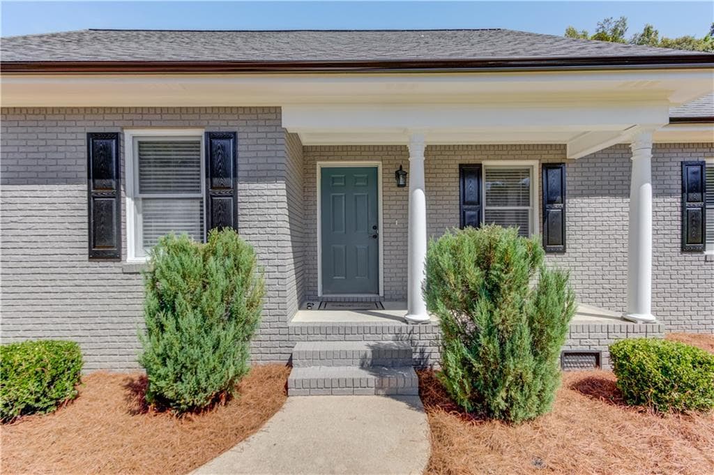 4 bedroom, 2 bathroom, 1,861 sq ft single family residence for sale at 51 Alexander Street, Winder, GA 30680 — photo 4