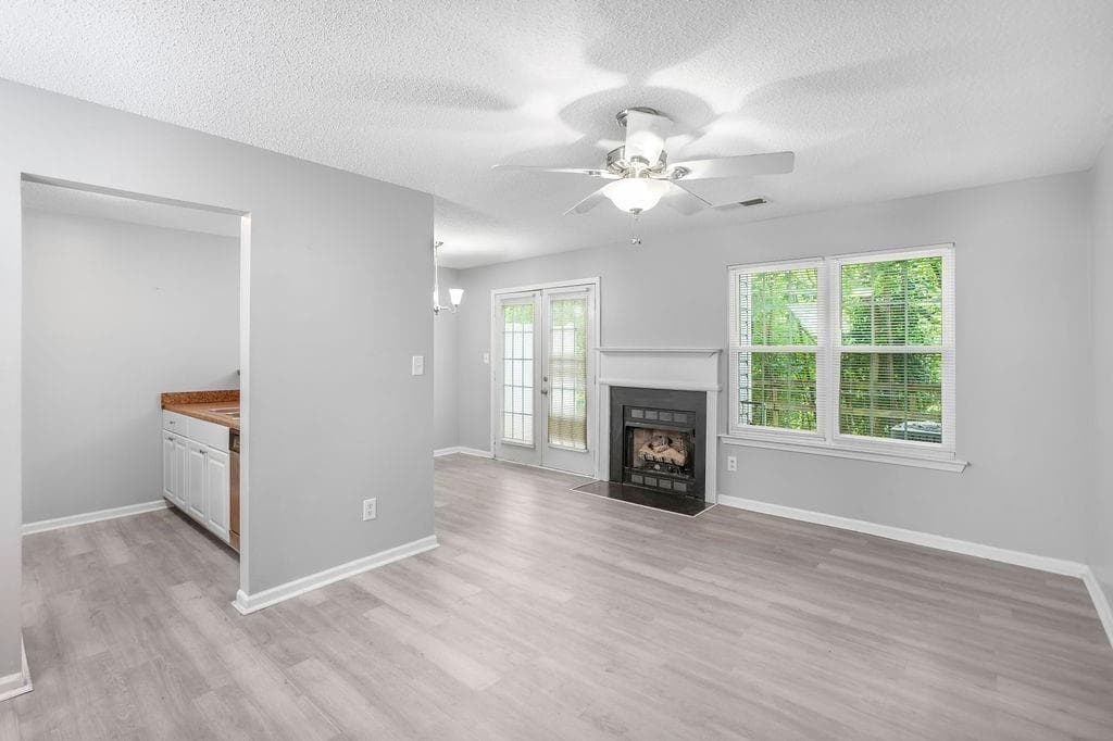3 bedroom, 3 bathroom, 1,212 sq ft townhouse for sale at 6947 Gallant Circle 10, Mableton, GA 30126 — photo 5