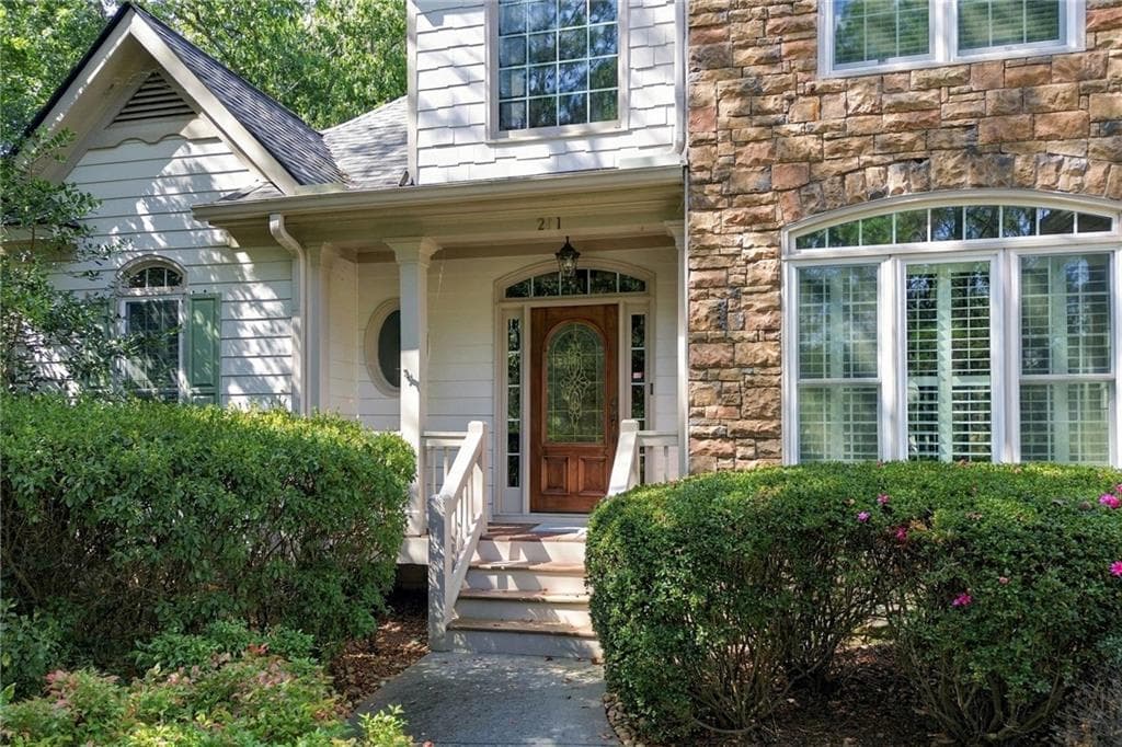 4 bedroom, 3 bathroom, 2,583 sq ft single family residence for sale at 211 Montana Way, Canton, GA 30114 — photo 2