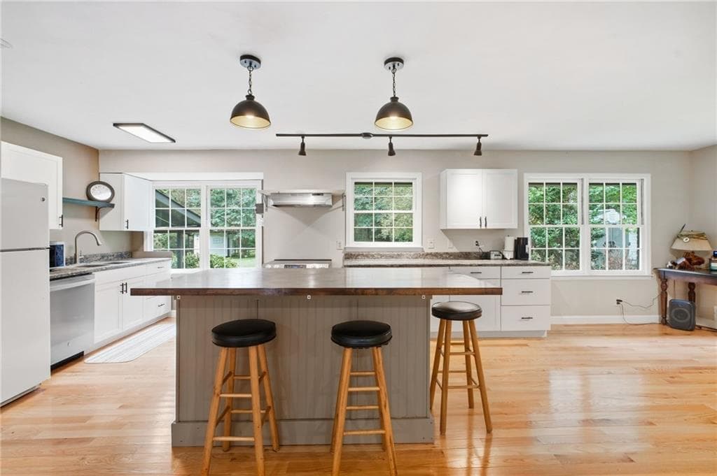 4 bedroom, 3 bathroom, 2,352 sq ft single family residence for sale at 792 Mountainbrooke Circle, Stone Mountain, GA 30087 — photo 6