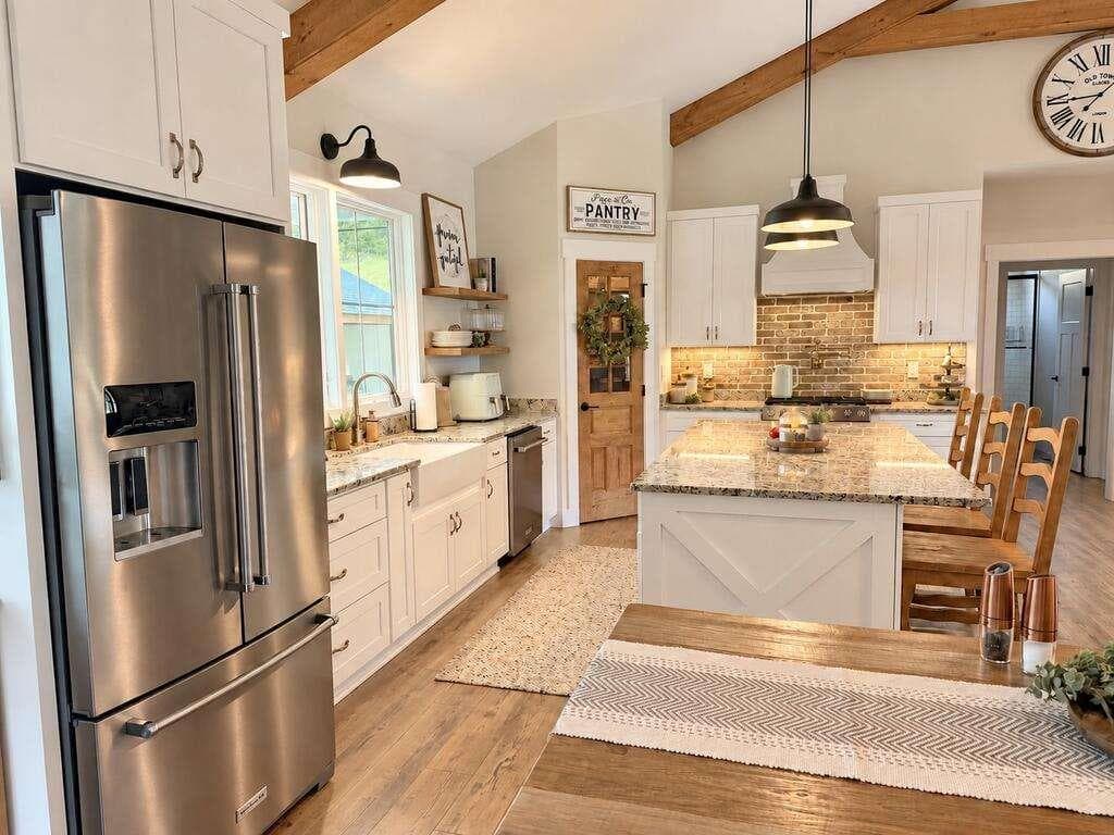 5 bedroom, 4 bathroom, 2,898 sq ft single family residence for sale at 353 Sowers Road, Blue Ridge, GA 30513 — photo 5