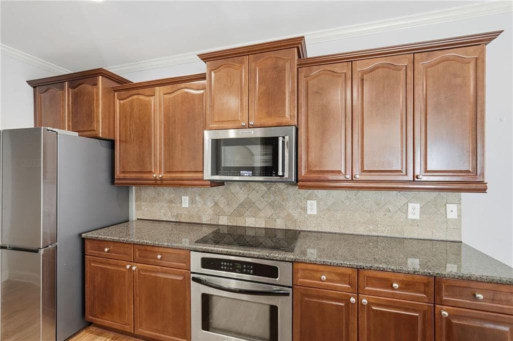 6 bedroom, 4 bathroom, 4,189 sq ft single family residence for sale at 9025 Devonwood Court, Gainesville, GA 30506 — photo 8