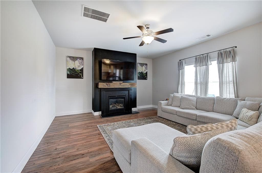 4 bedroom, 3 bathroom, 2,768 sq ft single family residence for sale at 519 Adare Parkway, Adairsville, GA 30103 — photo 5