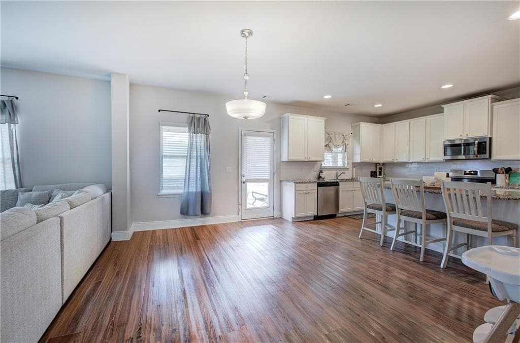 4 bedroom, 3 bathroom, 2,768 sq ft single family residence for sale at 519 Adare Parkway, Adairsville, GA 30103 — photo 6