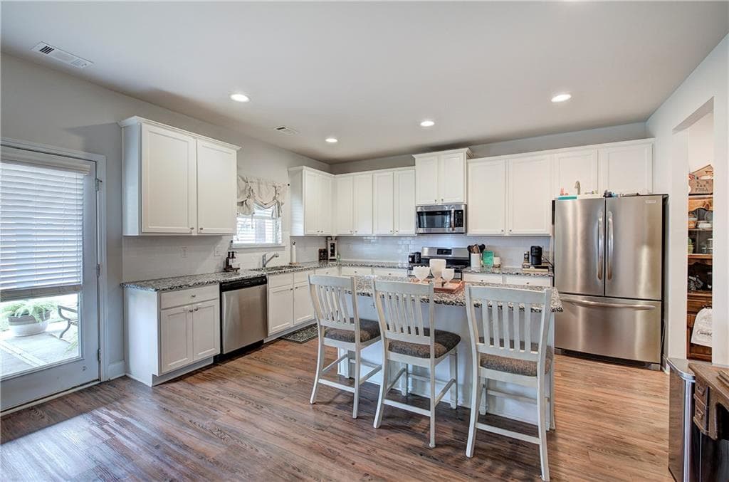 4 bedroom, 3 bathroom, 2,768 sq ft single family residence for sale at 519 Adare Parkway, Adairsville, GA 30103 — photo 8