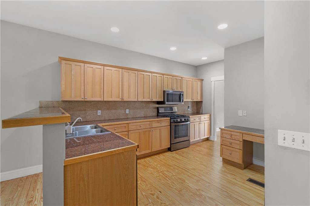 3 bedroom, 3 bathroom, 1,892 sq ft single family residence for sale at 2443 Claude Street, Atlanta, GA 30318 — photo 10