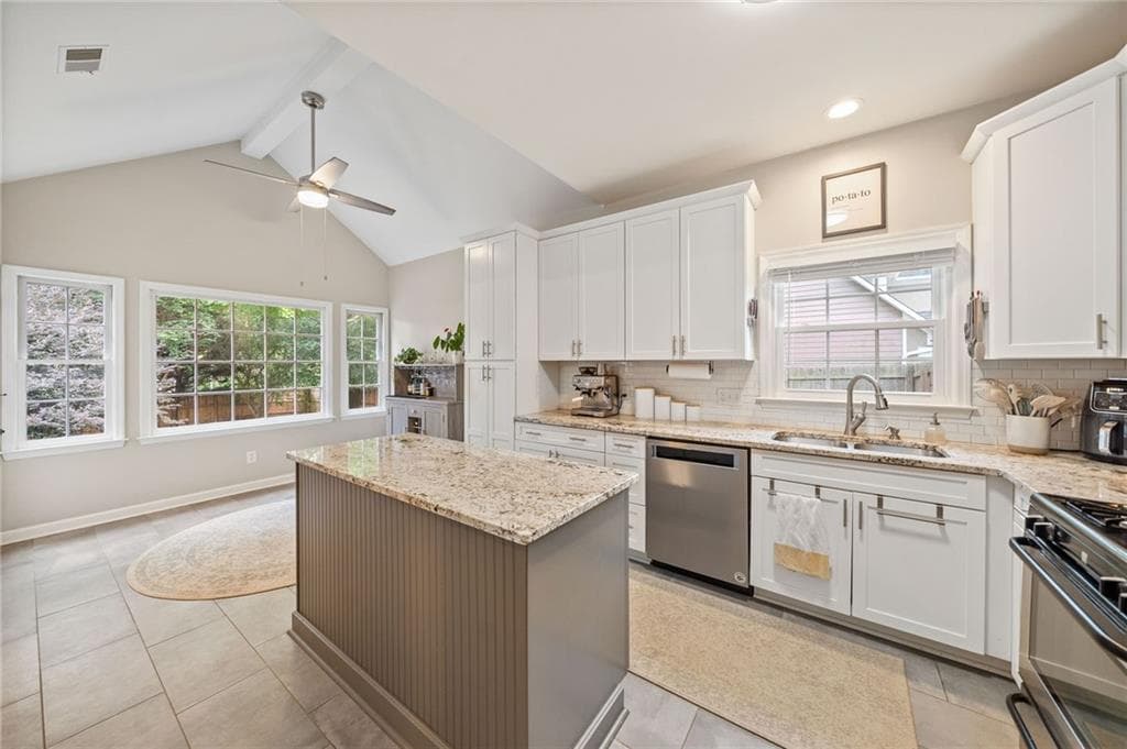 3 bedroom, 3 bathroom, 1,670 sq ft single family residence for sale at 2376 Battle Forest Drive, Marietta, GA 30064 — photo 7