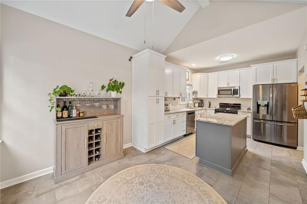 3 bedroom, 3 bathroom, 1,670 sq ft single family residence for sale at 2376 Battle Forest Drive, Marietta, GA 30064 — photo 9