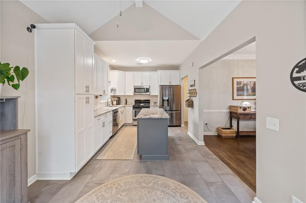 3 bedroom, 3 bathroom, 1,670 sq ft single family residence for sale at 2376 Battle Forest Drive, Marietta, GA 30064 — photo 10