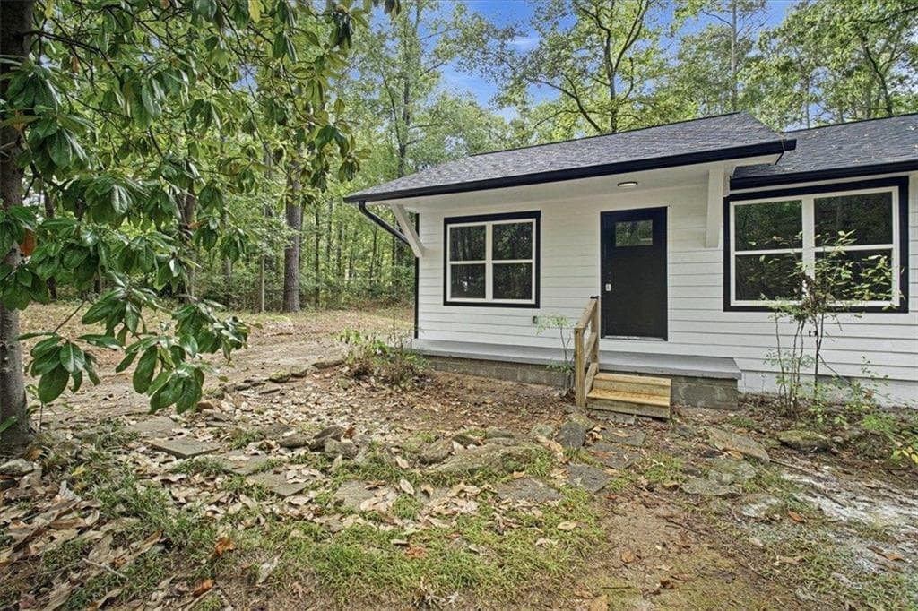3 bedroom, 2 bathroom, 1,064 sq ft single family residence for sale at 9244 Nelson Drive, Covington, GA 30014 — photo 2