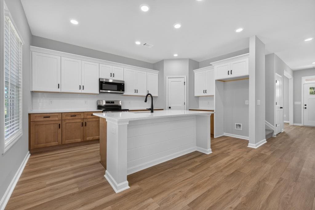 4 bedroom, 3 bathroom, 2,250 sq ft single family residence for sale at 354 Flying Eagle Drive, Commerce, GA 30529 — photo 5