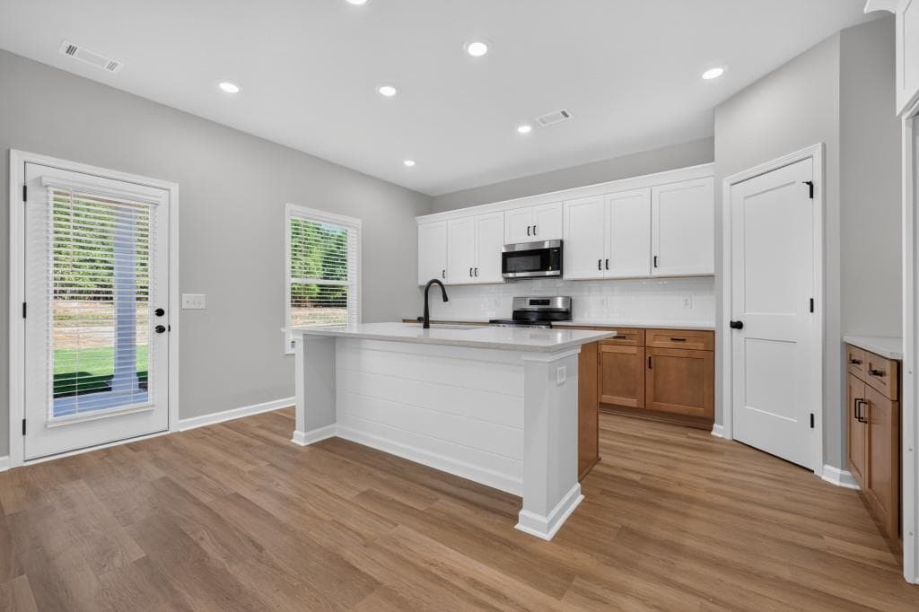 4 bedroom, 3 bathroom, 2,250 sq ft single family residence for sale at 354 Flying Eagle Drive, Commerce, GA 30529 — photo 7