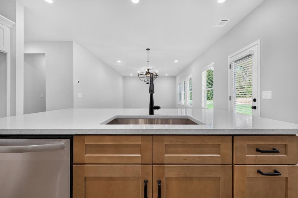 4 bedroom, 3 bathroom, 2,250 sq ft single family residence for sale at 354 Flying Eagle Drive, Commerce, GA 30529 — photo 8