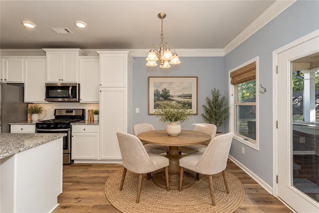 3 bedroom, 2 bathroom, 1,835 sq ft single family residence for sale at 500 Brighton Park Circle, Hoschton, GA 30548 — photo 5