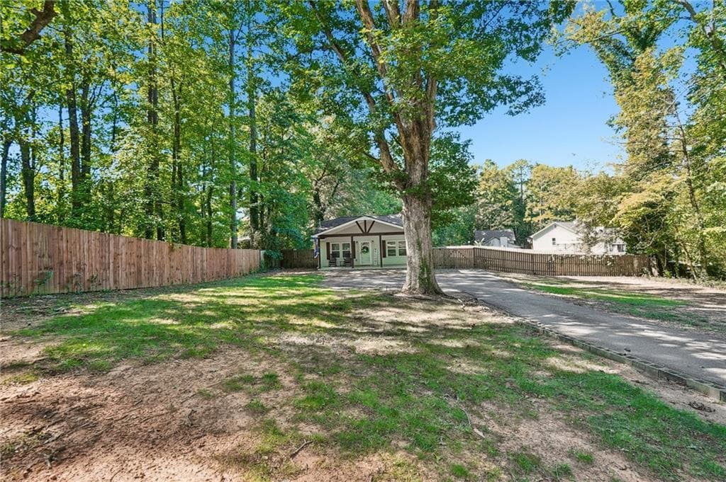 3 bedroom, 2 bathroom, 1,170 sq ft single family residence for sale at 6330 Pisgah Road, Austell, GA 30168 — photo 2