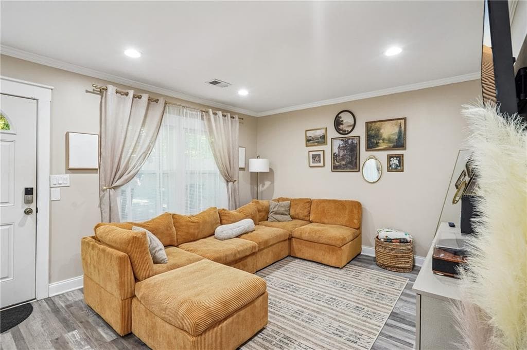3 bedroom, 2 bathroom, 1,170 sq ft single family residence for sale at 6330 Pisgah Road, Austell, GA 30168 — photo 3
