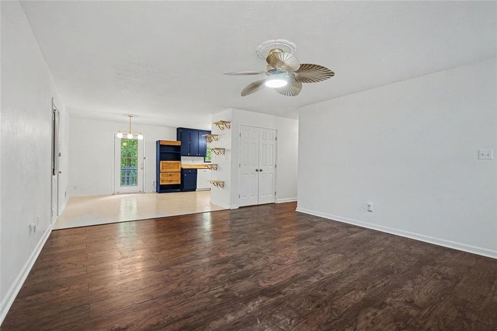 3 bedroom, 2 bathroom, 1,352 sq ft single family residence for sale at 4827 Oakwood Court, Loganville, GA 30052 — photo 6