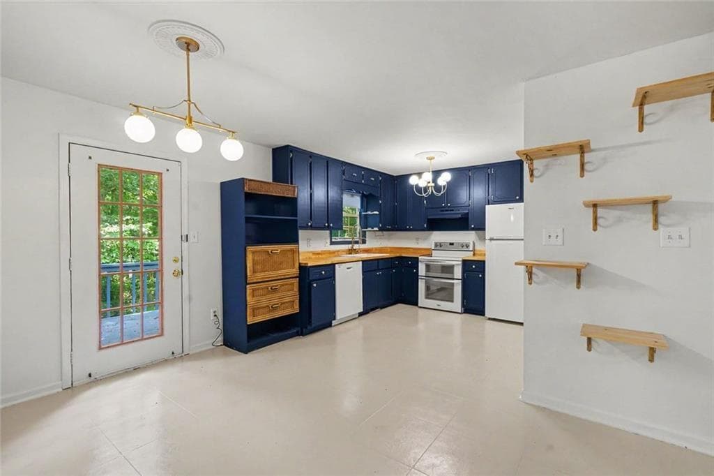 3 bedroom, 2 bathroom, 1,352 sq ft single family residence for sale at 4827 Oakwood Court, Loganville, GA 30052 — photo 7