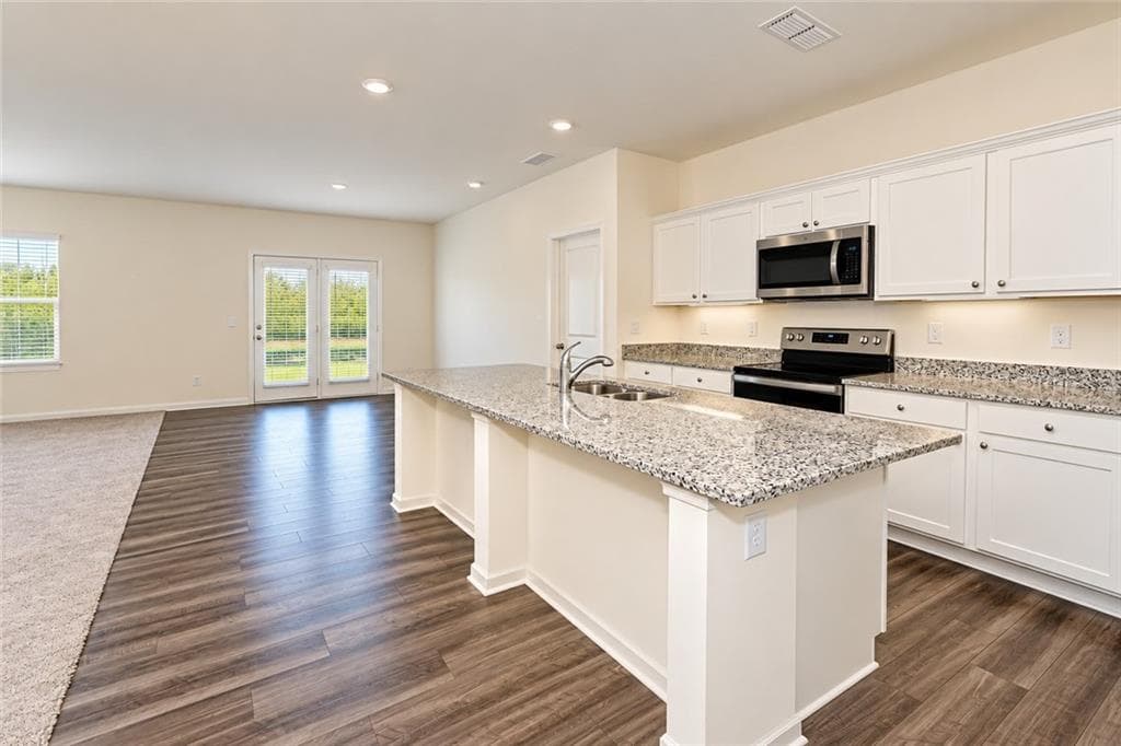 4 bedroom, 2 bathroom, 1,844 sq ft single family residence for rent at 91 Carnaby Street, Winder, GA 30680 for $2,300 a month — photo 4