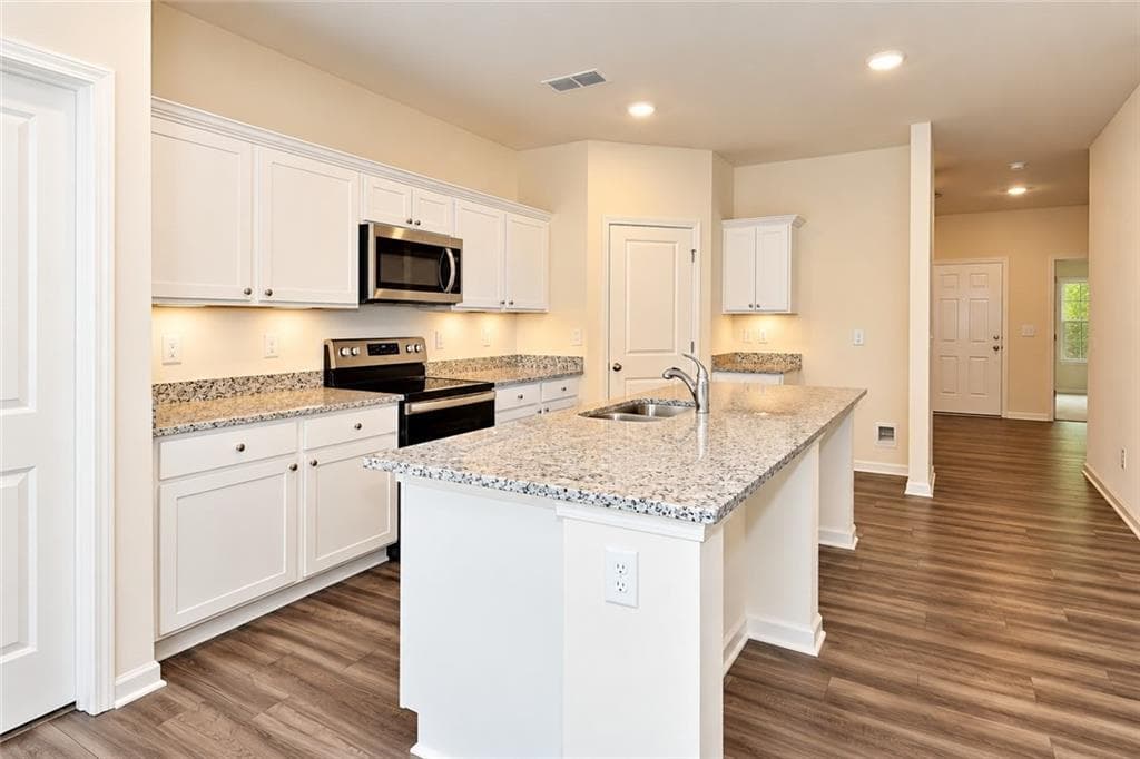 4 bedroom, 2 bathroom, 1,844 sq ft single family residence for rent at 91 Carnaby Street, Winder, GA 30680 for $2,300 a month — photo 7