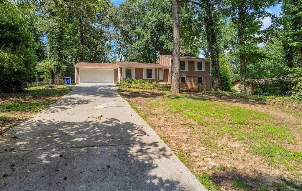 3 bedroom, 2 bathroom, 2,184 sq ft single family residence for rent at 1675 Oak Ridge Way, Lawrenceville, GA 30044 for $2,600 a month