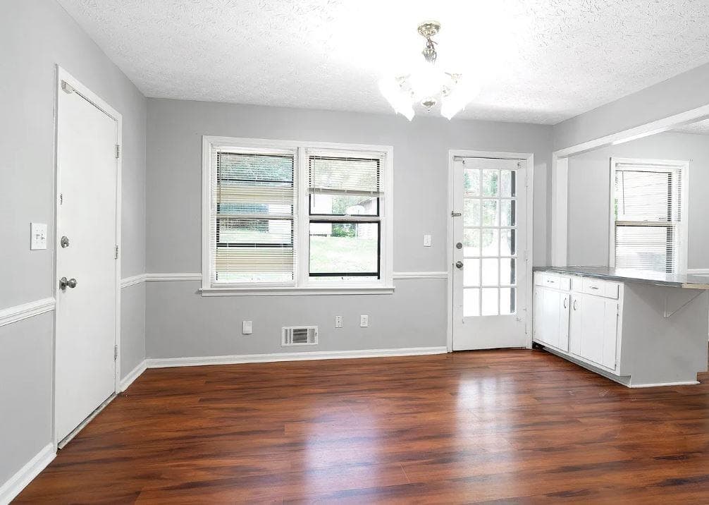 3 bedroom, 2 bathroom, 2,184 sq ft single family residence for rent at 1675 Oak Ridge Way, Lawrenceville, GA 30044 for $2,600 a month — photo 6