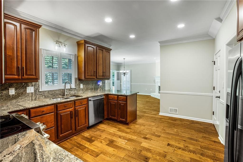 4 bedroom, 3 bathroom, 3,278 sq ft single family residence for sale at 3127 Crestmont Way, Kennesaw, GA 30152 — photo 8