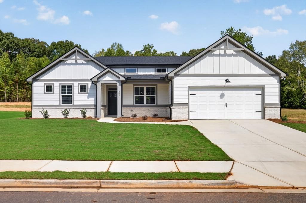 3 bedroom, 3 bathroom, 1,976 sq ft single family residence for sale at 334 Flying Eagle Drive, Commerce, GA 30529