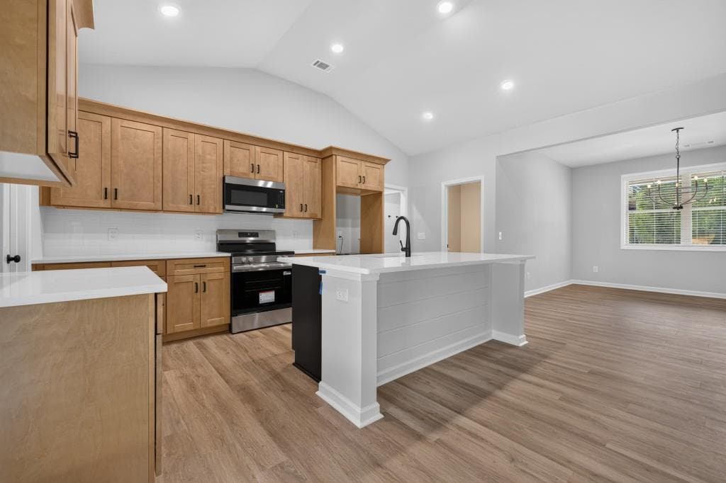 3 bedroom, 3 bathroom, 1,976 sq ft single family residence for sale at 334 Flying Eagle Drive, Commerce, GA 30529 — photo 7