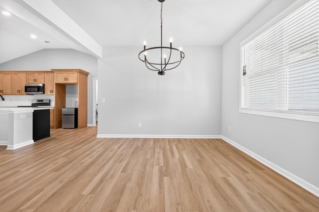 3 bedroom, 3 bathroom, 1,976 sq ft single family residence for sale at 334 Flying Eagle Drive, Commerce, GA 30529 — photo 8
