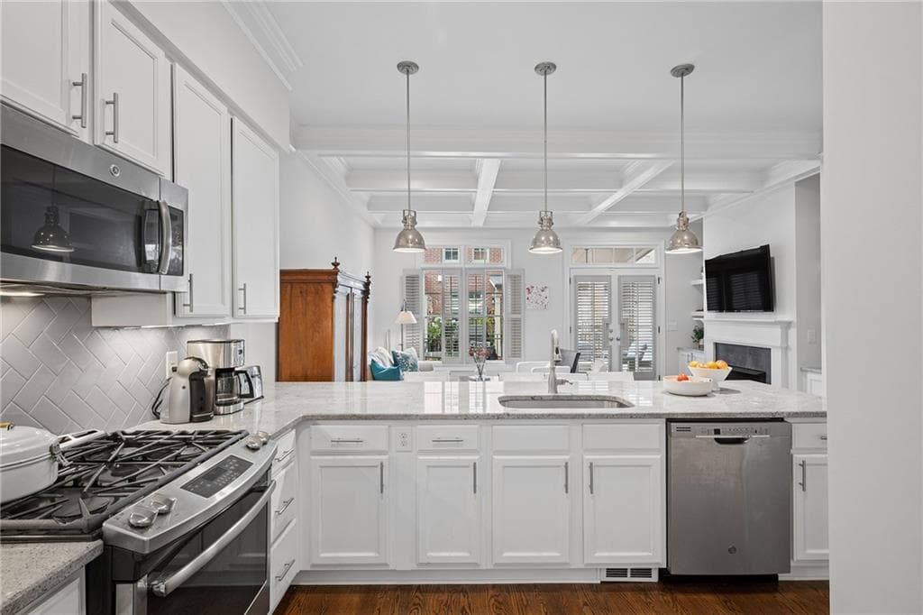3 bedroom, 4 bathroom, 2,400 sq ft townhouse for sale at 803 Virginia Park Circle, Atlanta, GA 30306 — photo 10