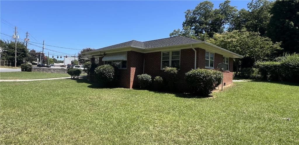 3 bedroom, 2 bathroom, 1,193 sq ft single family residence for sale at 115 Charles Avenue, Marietta, GA 30067 — photo 3