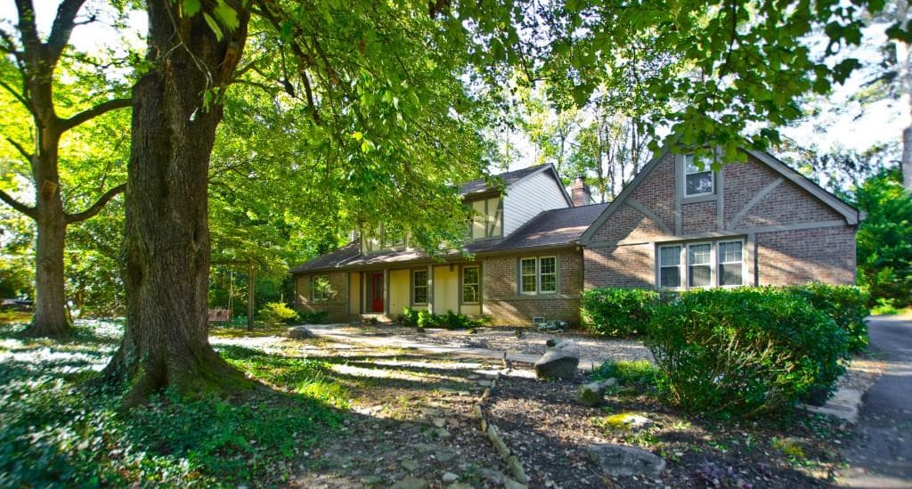 4 bedroom, 4 bathroom, 2,640 sq ft single family residence for sale at 2065 Renault Lane, Atlanta, GA 30345 — photo 3