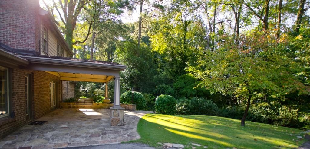 4 bedroom, 4 bathroom, 2,640 sq ft single family residence for sale at 2065 Renault Lane, Atlanta, GA 30345 — photo 5