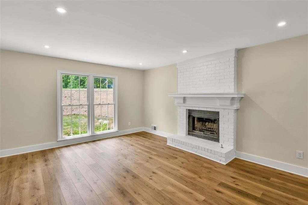 4 bedroom, 3 bathroom, 2,648 sq ft single family residence for sale at 4587 Gilhams Road, Roswell, GA 30075 — photo 8