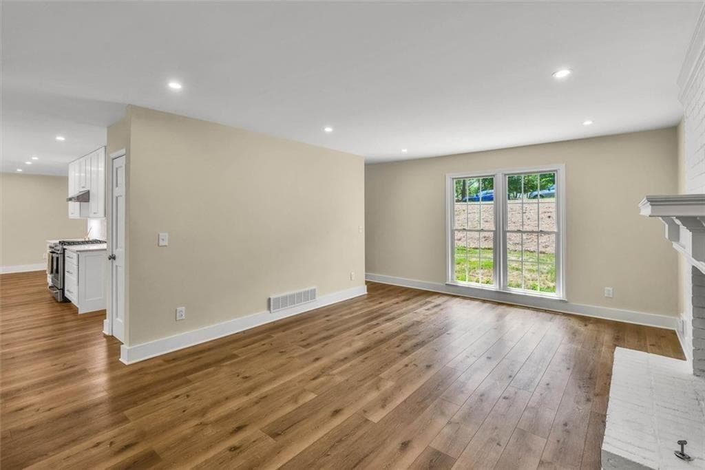 4 bedroom, 3 bathroom, 2,648 sq ft single family residence for sale at 4587 Gilhams Road, Roswell, GA 30075 — photo 10
