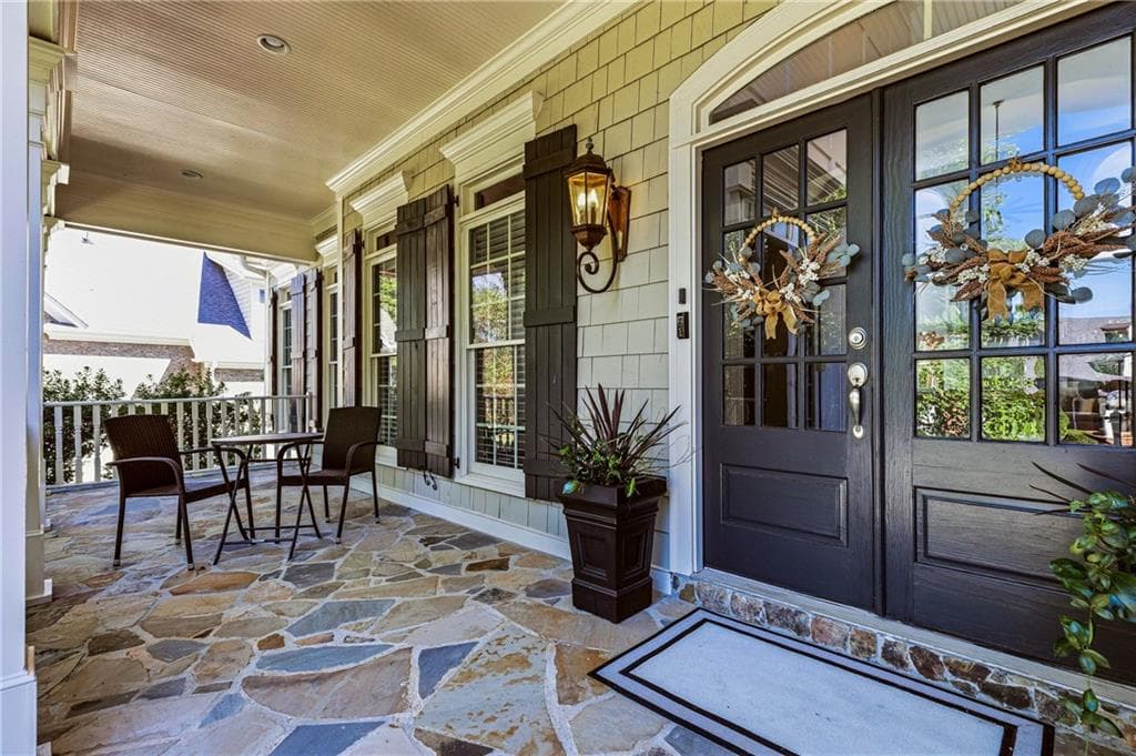 7 bedroom, 6 bathroom, 6,240 sq ft single family residence for sale at 4537 Monet Drive, Roswell, GA 30075 — photo 3