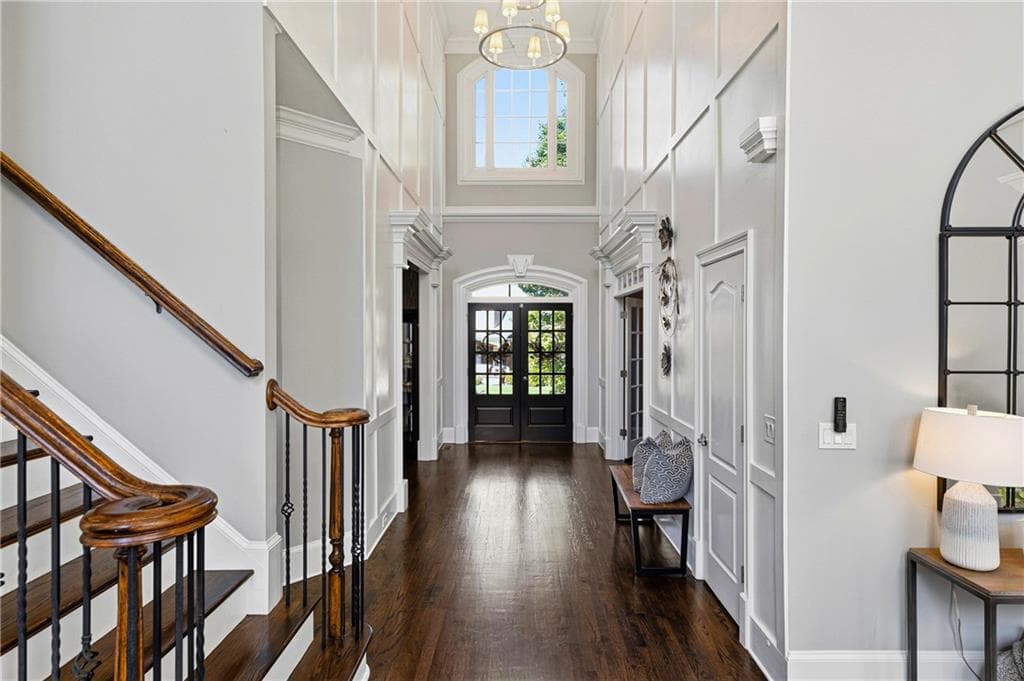 7 bedroom, 6 bathroom, 6,240 sq ft single family residence for sale at 4537 Monet Drive, Roswell, GA 30075 — photo 10