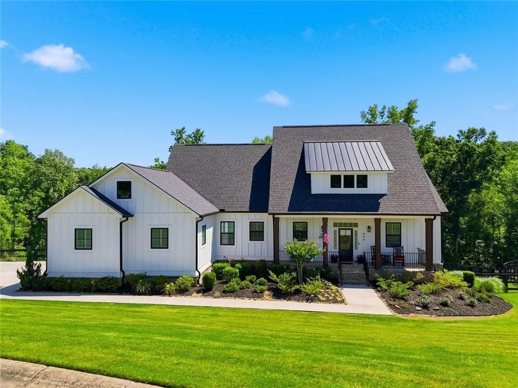 3 bedroom, 3 bathroom, 2,147 sq ft single family residence for sale at 404 London Road, Ball Ground, GA 30107 — photo 9