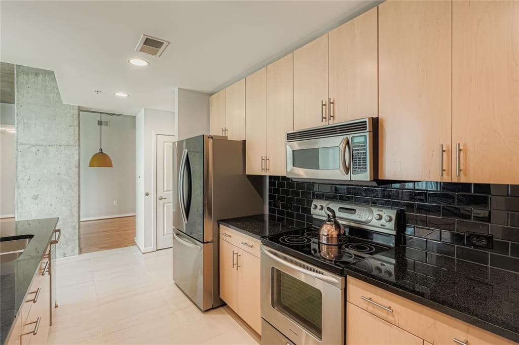 2 bedroom, 2 bathroom, 1,354 sq ft condominium for rent at 860 Peachtree 902, Atlanta, GA 30306 for $3,450 a month — photo 6