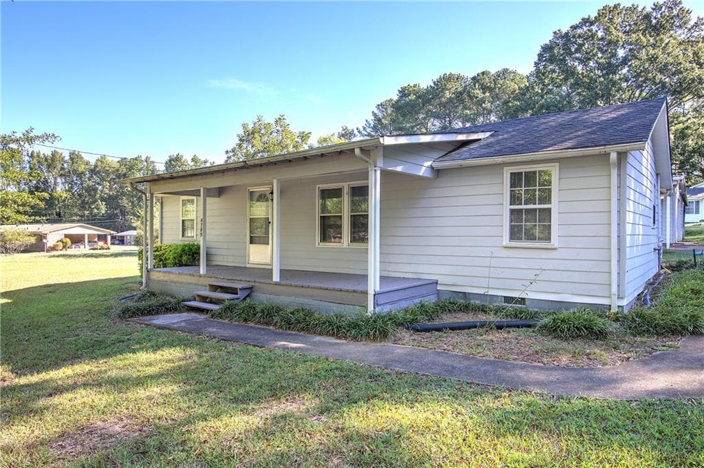 2 bedroom, 2 bathroom, 940 sq ft single family residence for sale at 4789 Rockmart Road, Rome, GA 30173 — photo 2