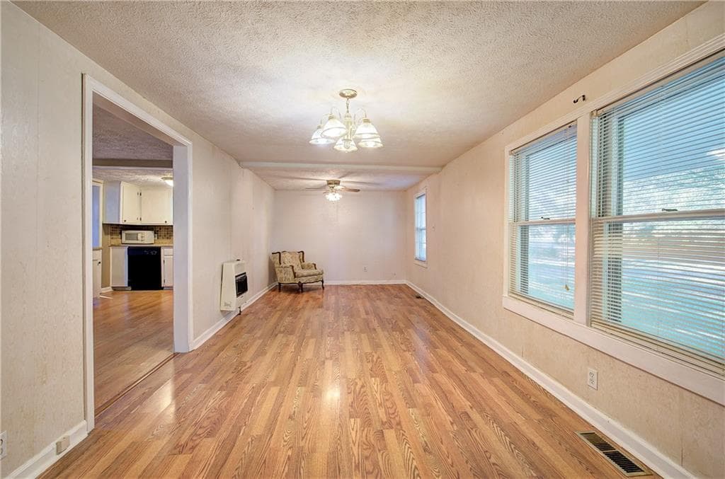 2 bedroom, 2 bathroom, 940 sq ft single family residence for sale at 4789 Rockmart Road, Rome, GA 30173 — photo 4