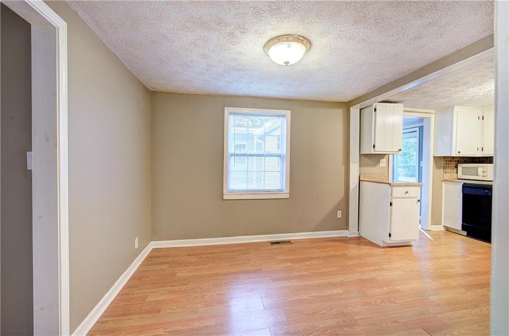 2 bedroom, 2 bathroom, 940 sq ft single family residence for sale at 4789 Rockmart Road, Rome, GA 30173 — photo 6