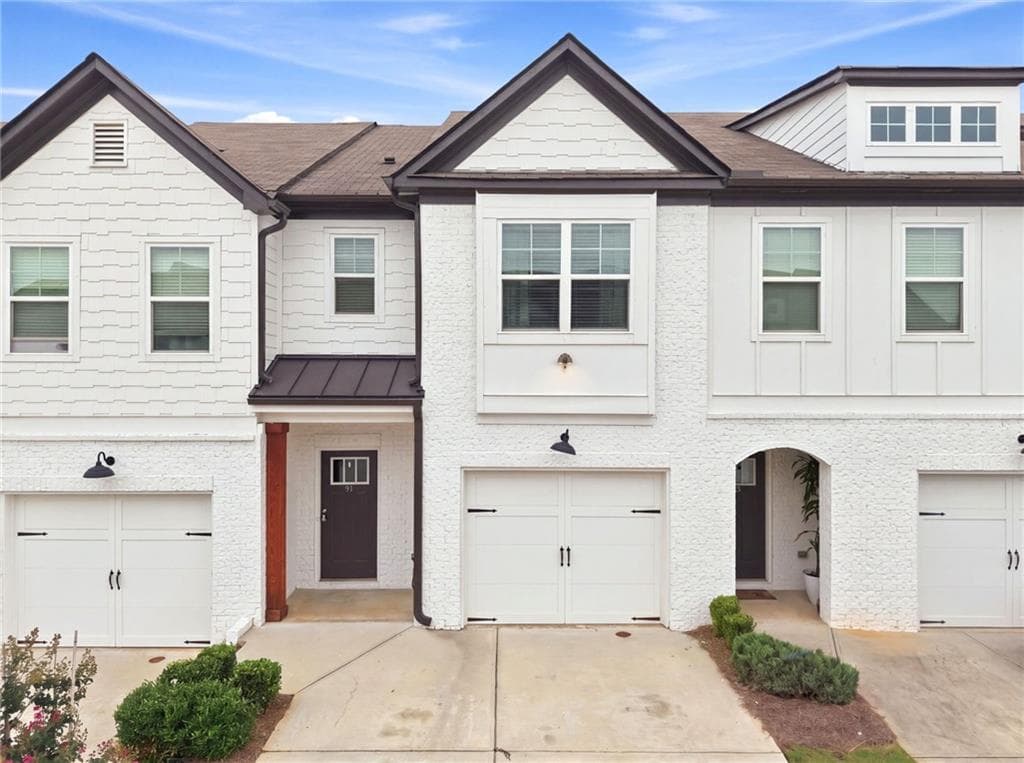 3 bedroom, 3 bathroom, 1,590 sq ft townhouse for sale at 91 Auburn Run Lane, Auburn, GA 30011