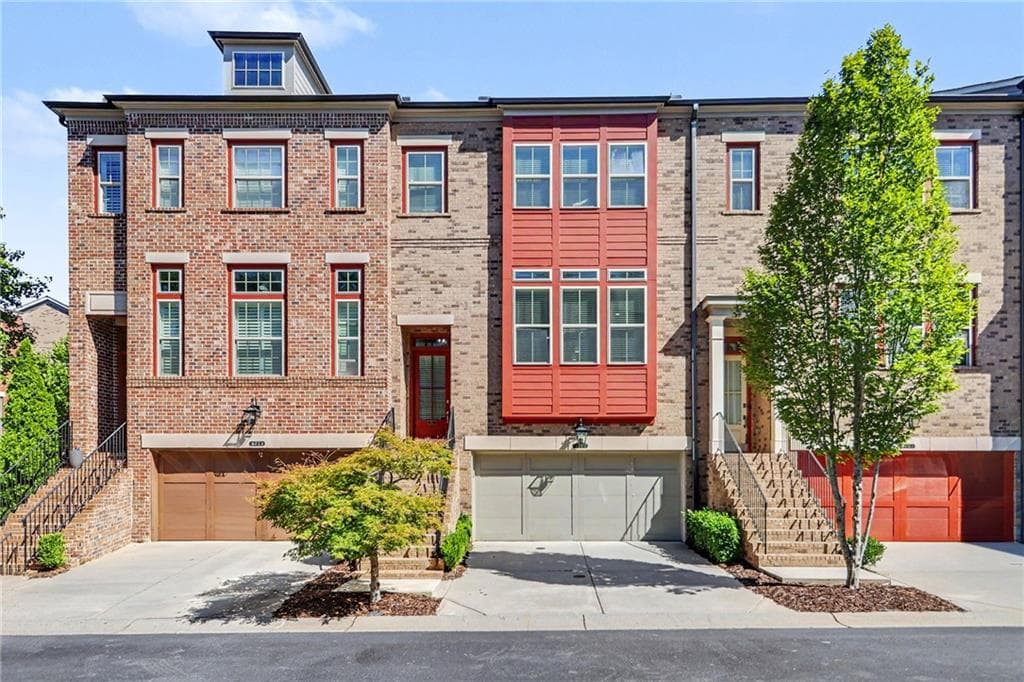 3 bedroom, 4 bathroom, 3,060 sq ft townhouse for sale at 4767 Laurel Walk, Dunwoody, GA 30338