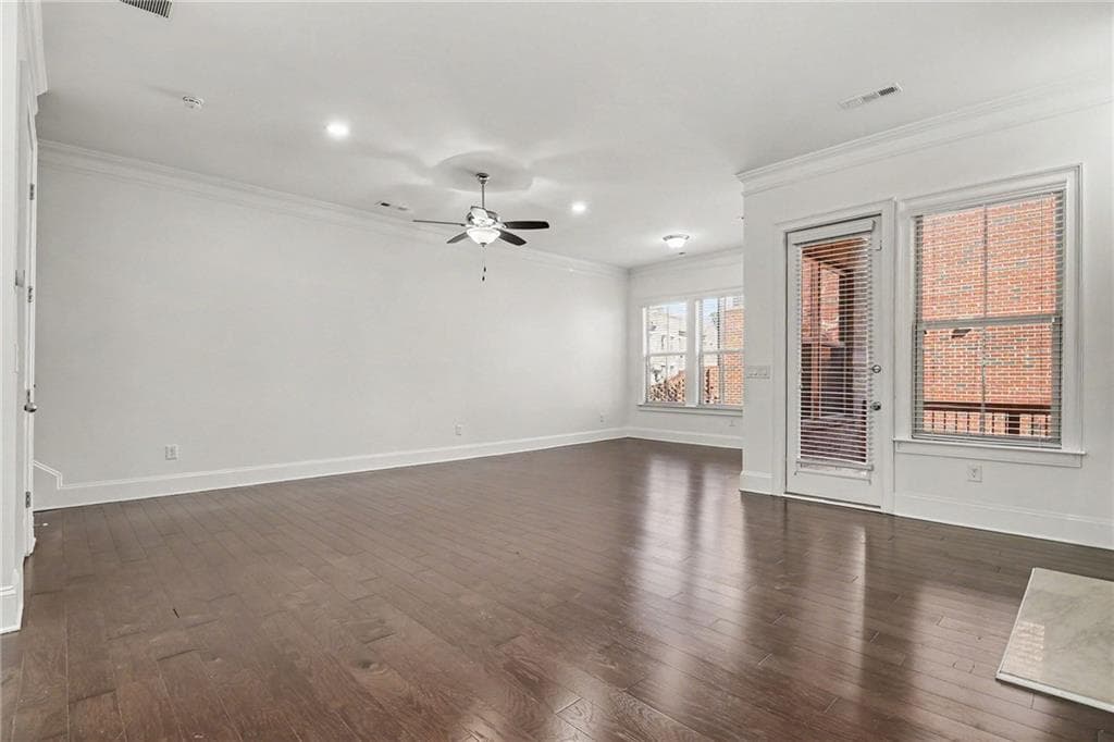 3 bedroom, 4 bathroom, 3,060 sq ft townhouse for sale at 4767 Laurel Walk, Dunwoody, GA 30338 — photo 7