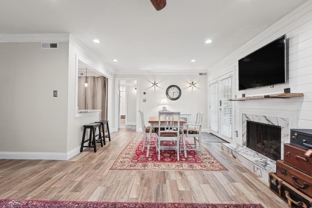 2 bedroom, 2 bathroom, 1,039 sq ft condominium for sale at 5400 Roswell Road N9, Sandy Springs, GA 30342 — photo 5